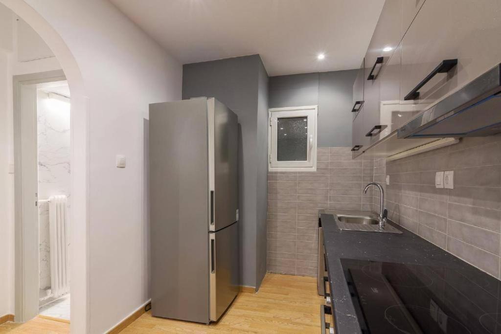 Fully Renovated 1 Bedroom Condo Athens Exterior photo