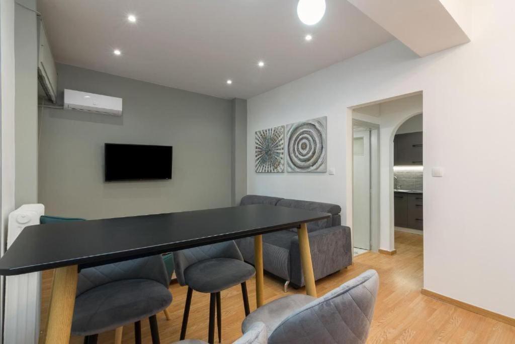 Fully Renovated 1 Bedroom Condo Athens Exterior photo