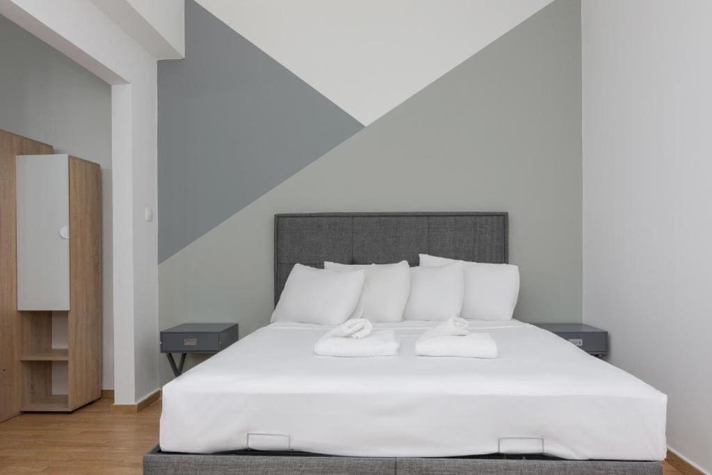 Fully Renovated 1 Bedroom Condo Athens Exterior photo